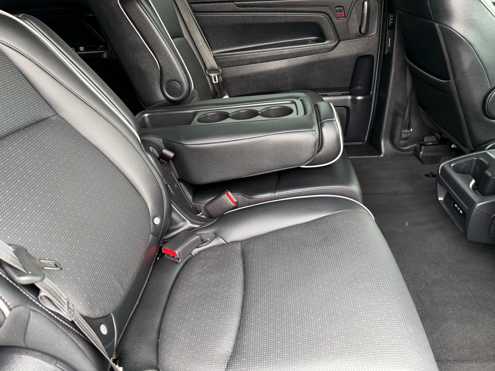 2025 Honda Odyssey Elite — photo 28 thumbnail