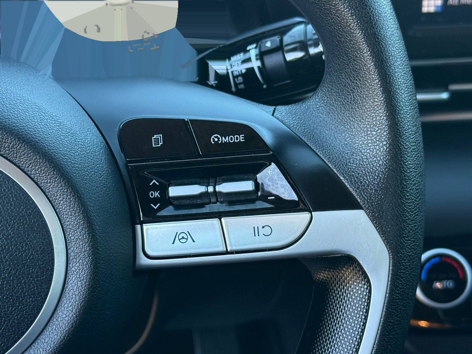 2023 Hyundai Elantra SEL — photo 17 thumbnail