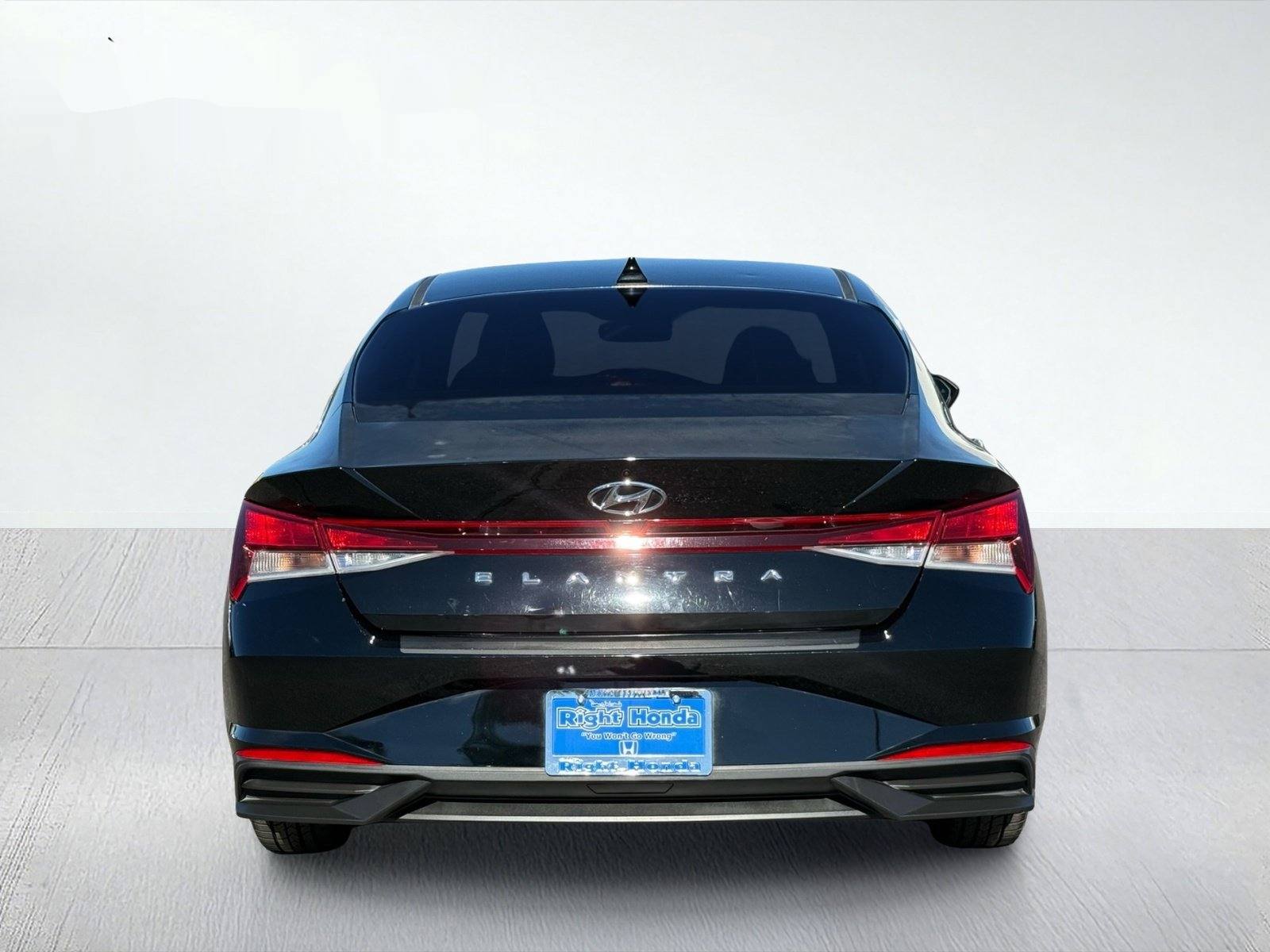 2023 Hyundai Elantra SEL — photo 6 thumbnail