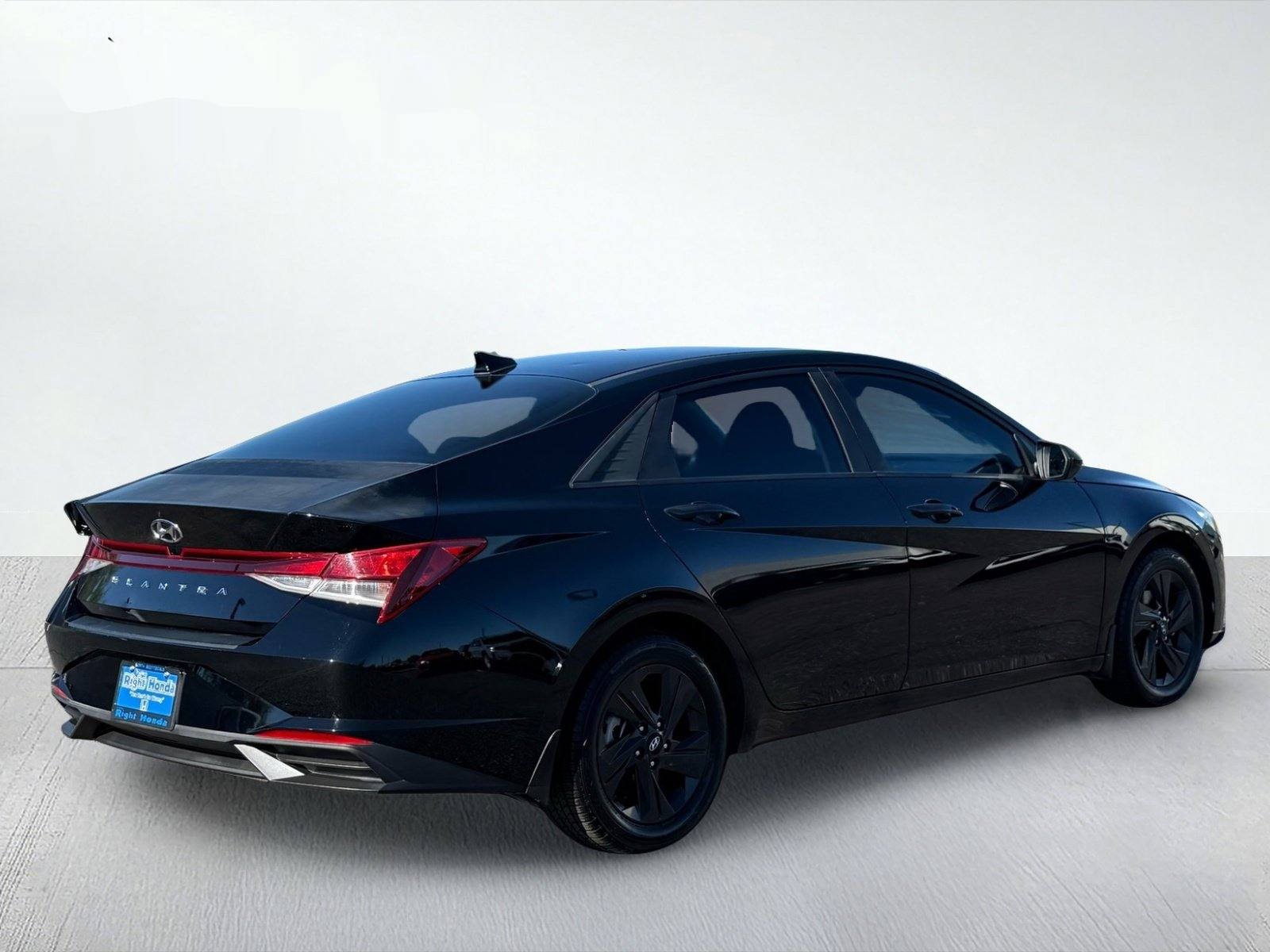2023 Hyundai Elantra SEL — photo 7 thumbnail