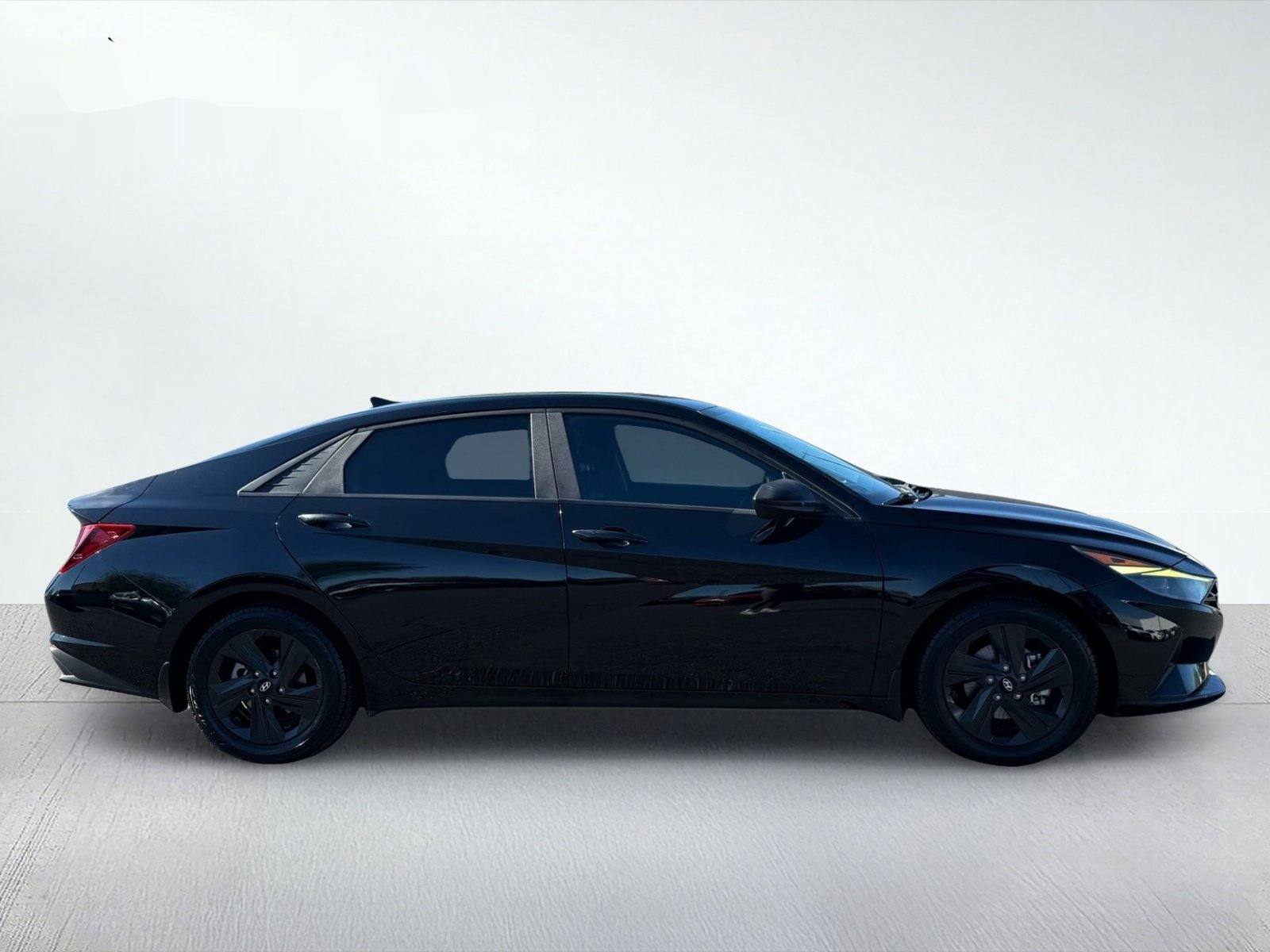 2023 Hyundai Elantra SEL — photo 8 thumbnail