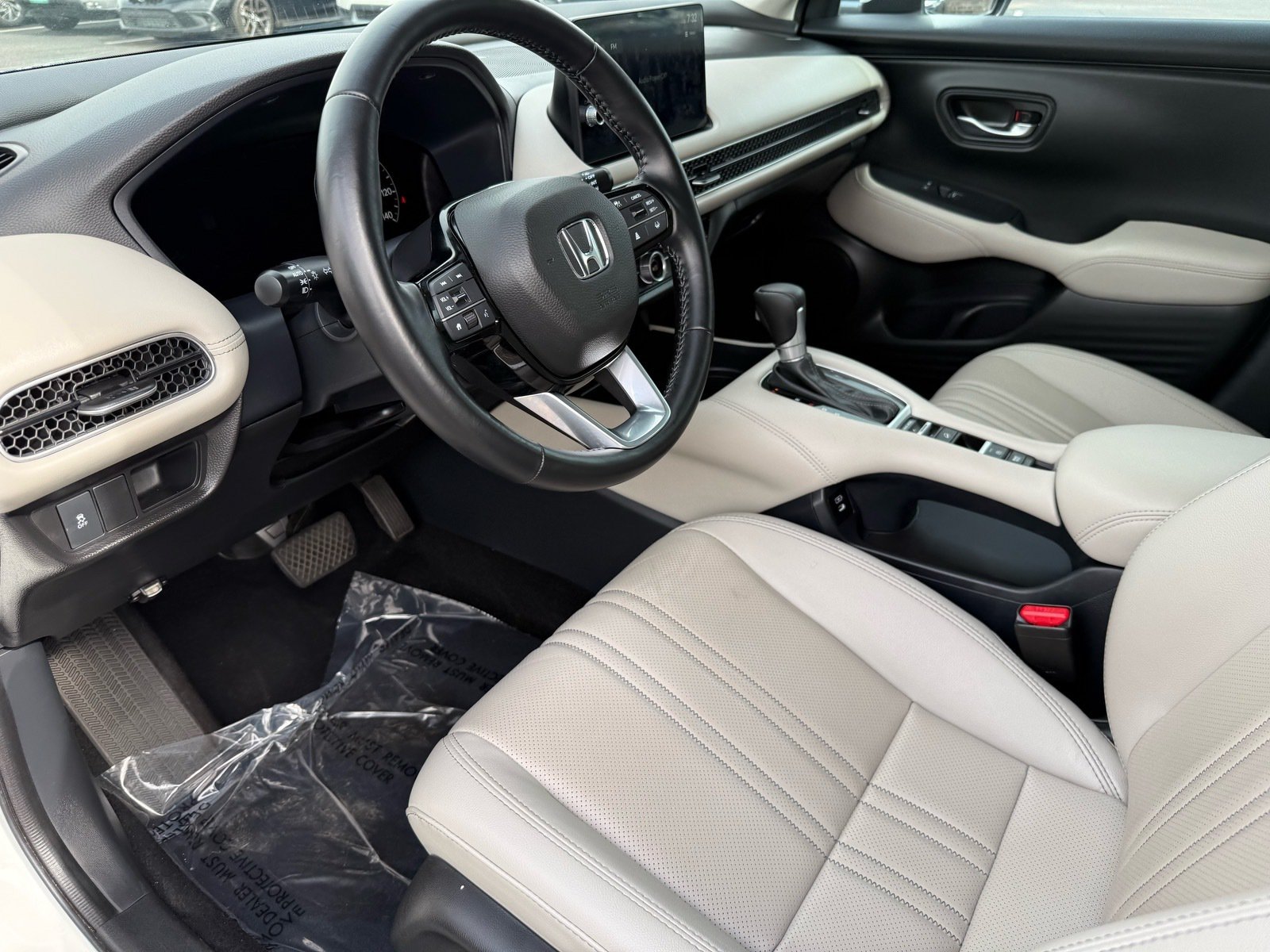 2026 Honda HR-V EX-L — photo 12 thumbnail