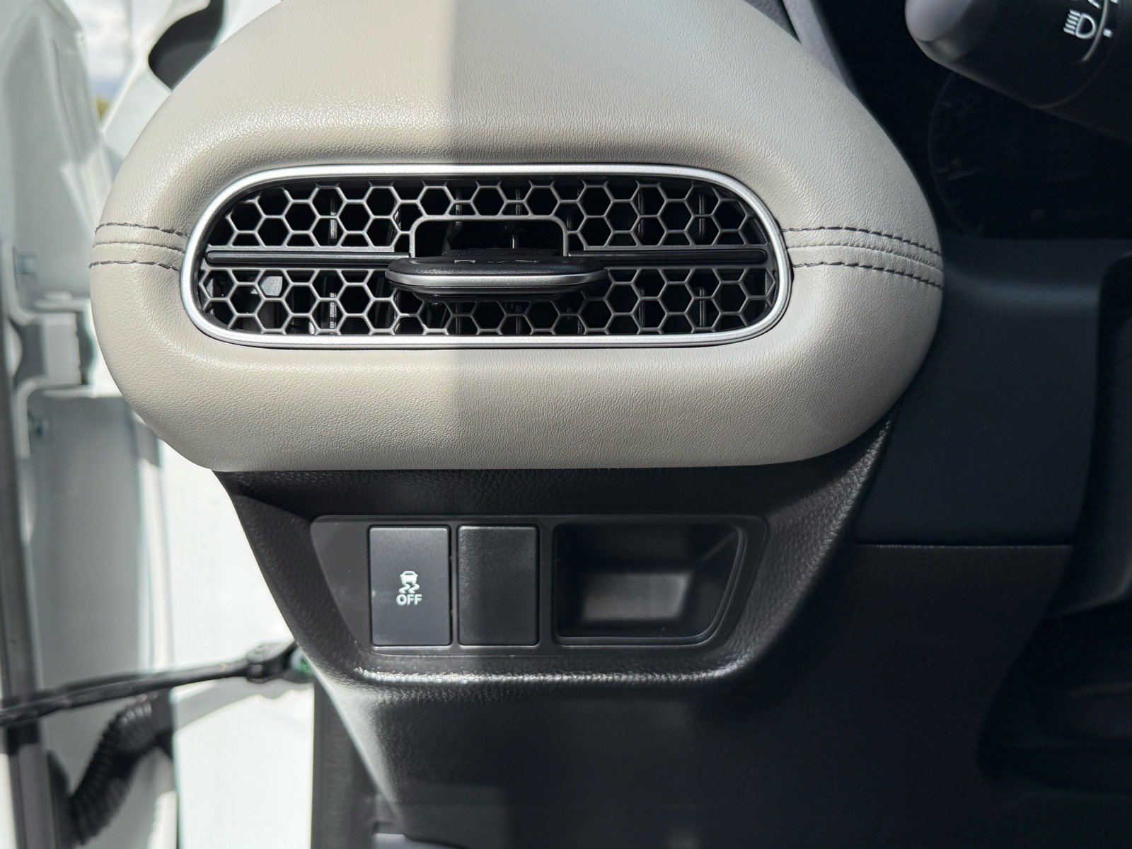 2026 Honda HR-V EX-L — photo 15 thumbnail