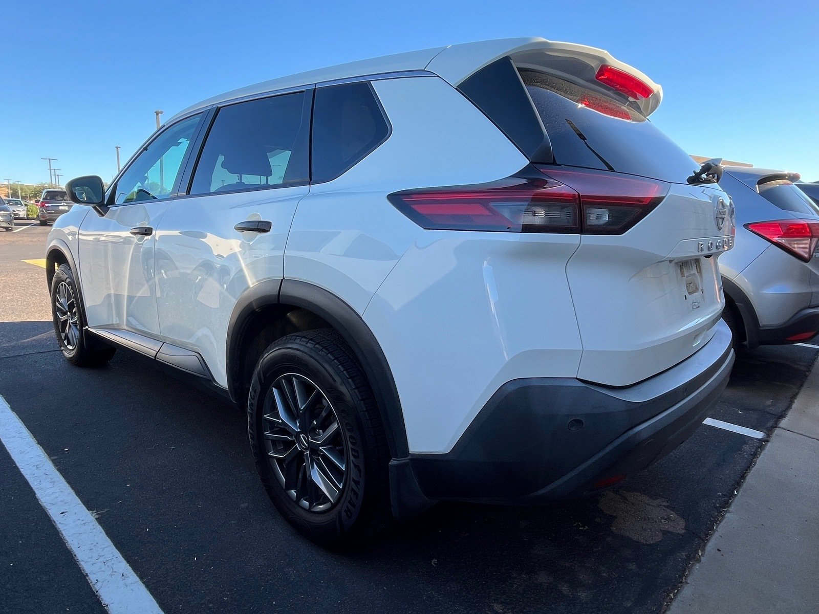 2021 Nissan Rogue S — photo 2 thumbnail