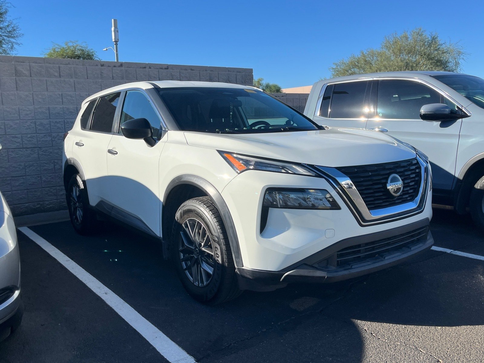 2021 Nissan Rogue S — photo 4 thumbnail