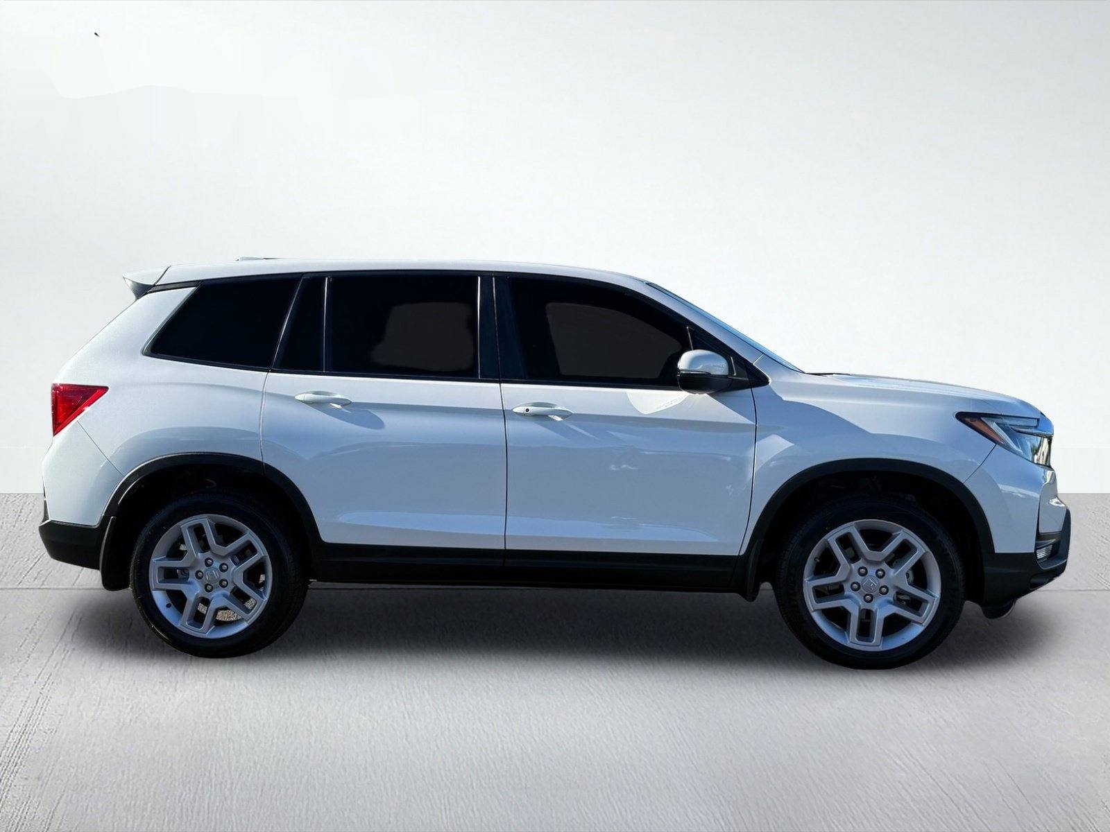 2024 Honda Passport EX-L — photo 8 thumbnail