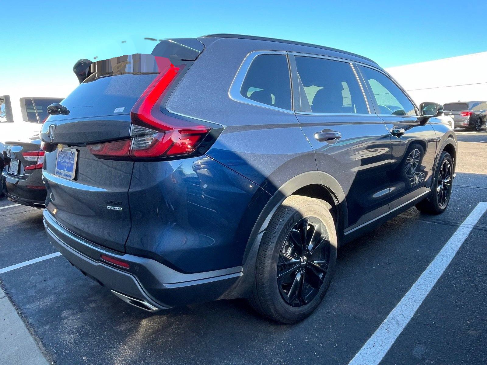 2025 Honda CR-V Hybrid Sport Touring — photo 3 thumbnail