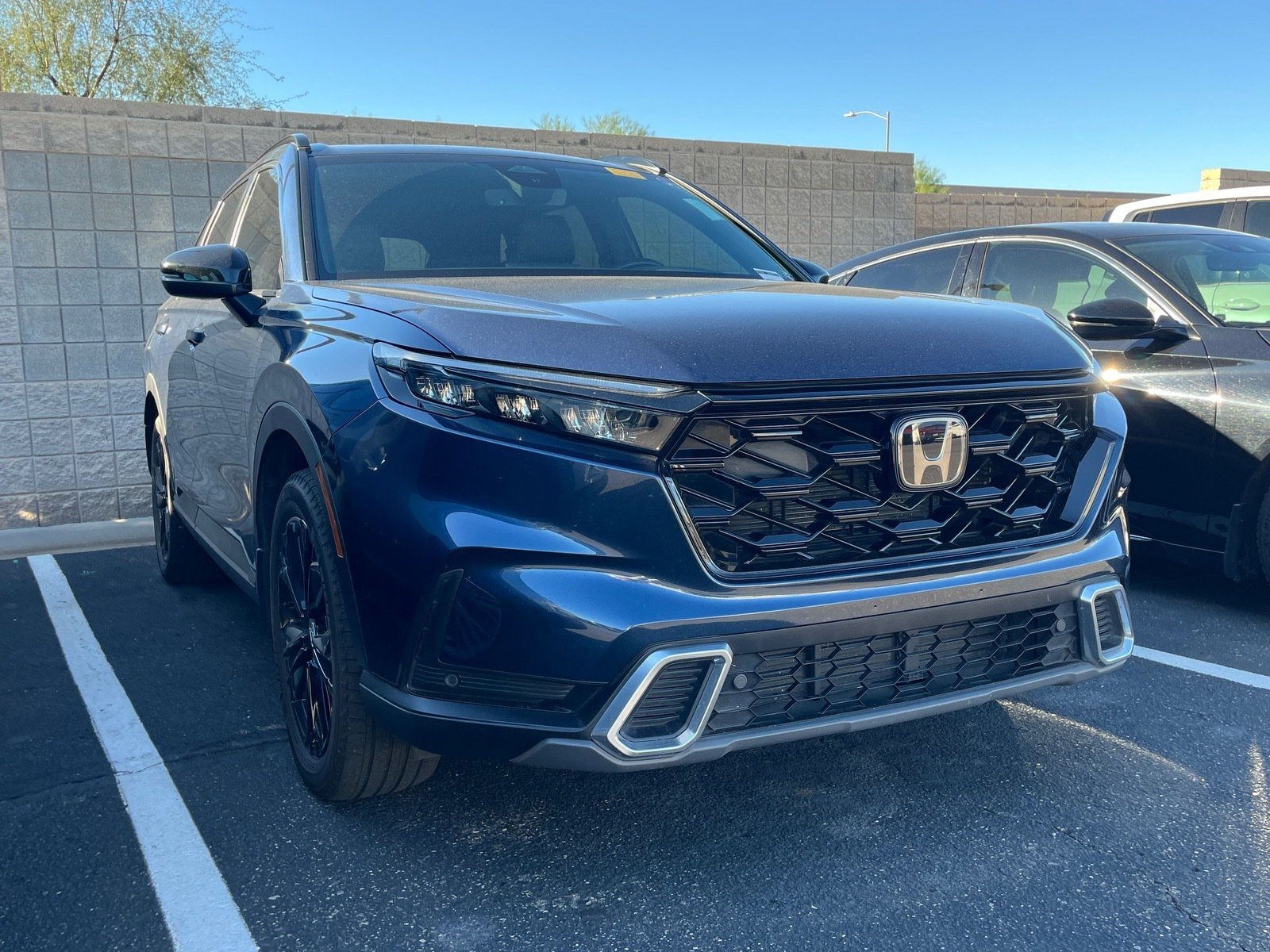 2025 Honda CR-V Hybrid Sport Touring — photo 4 thumbnail
