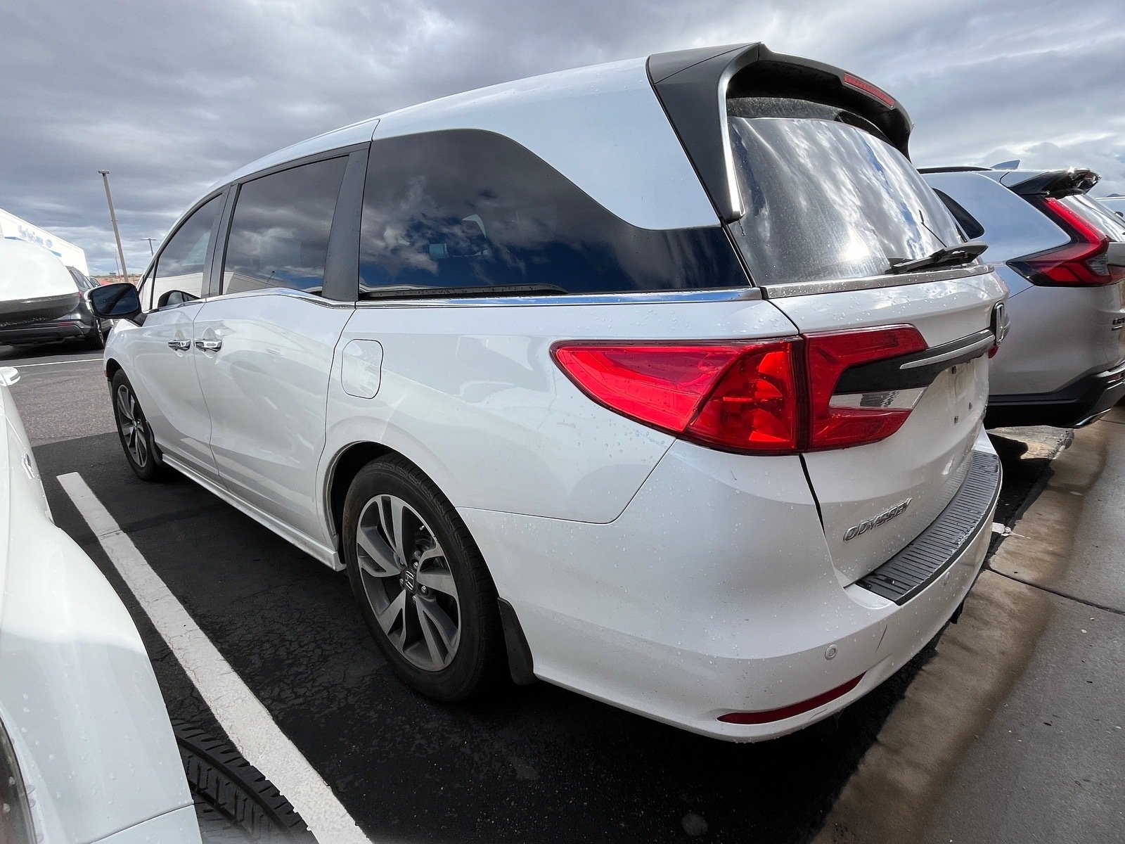 2024 Honda Odyssey Touring — photo 2 thumbnail