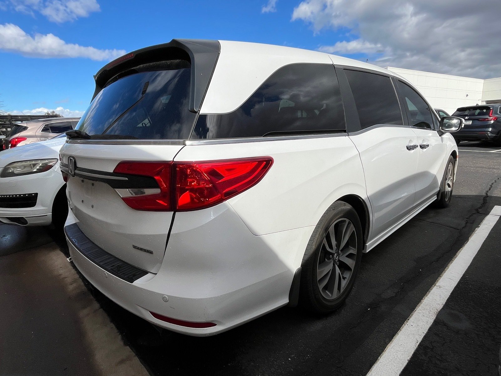 2024 Honda Odyssey Touring — photo 3 thumbnail