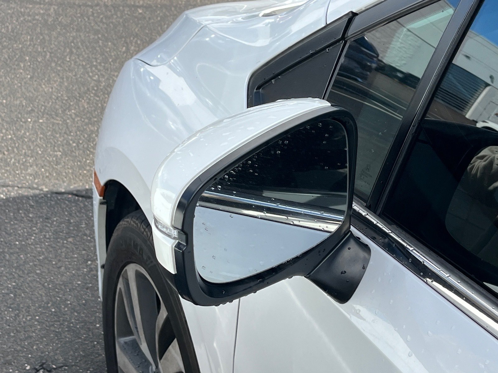 2024 Honda Odyssey Touring — photo 7 thumbnail