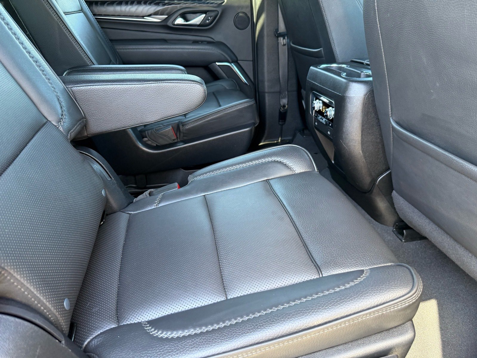 2023 GMC Yukon Denali — photo 29 thumbnail