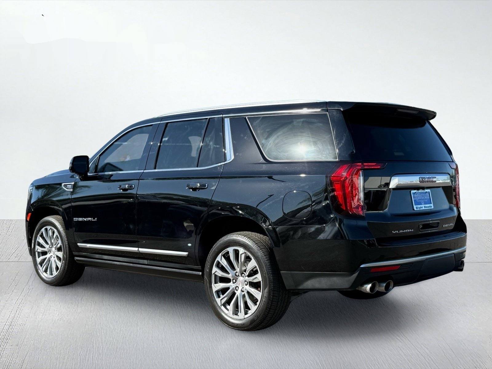 2023 GMC Yukon Denali — photo 4 thumbnail