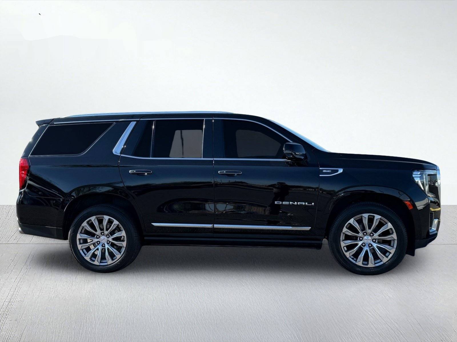 2023 GMC Yukon Denali — photo 8 thumbnail