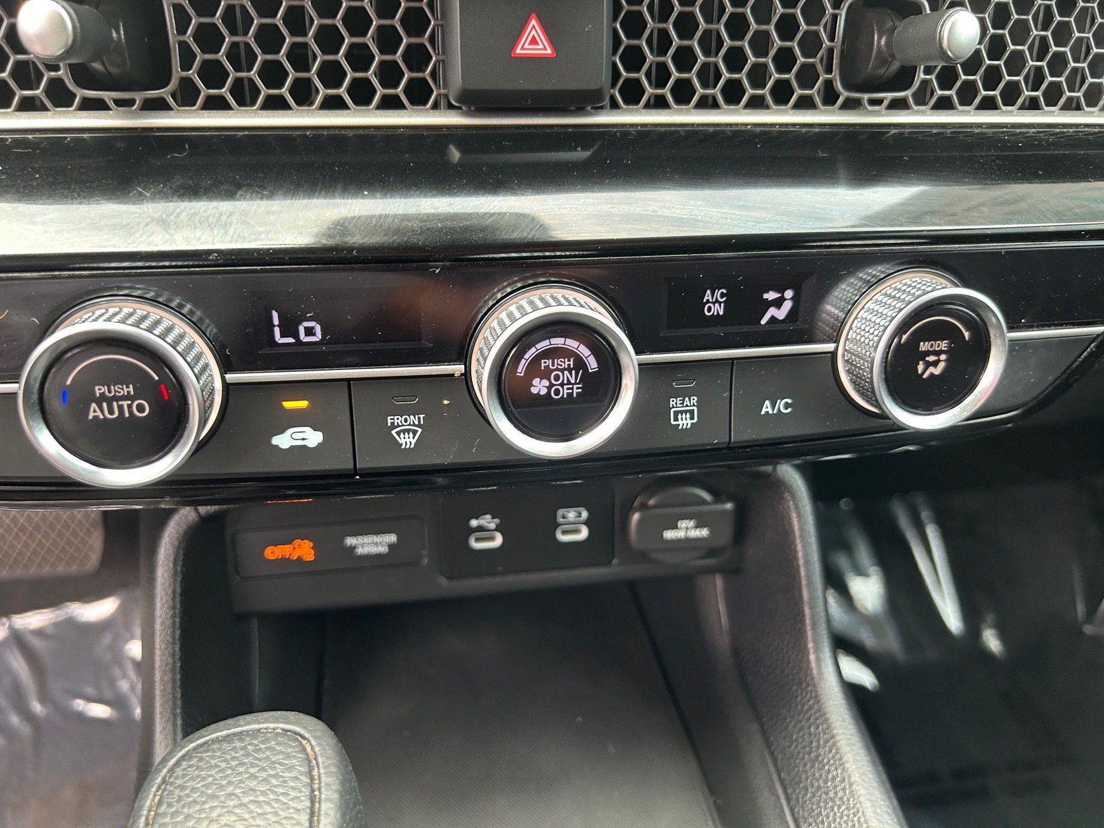 2025 Honda Civic LX — photo 21 thumbnail