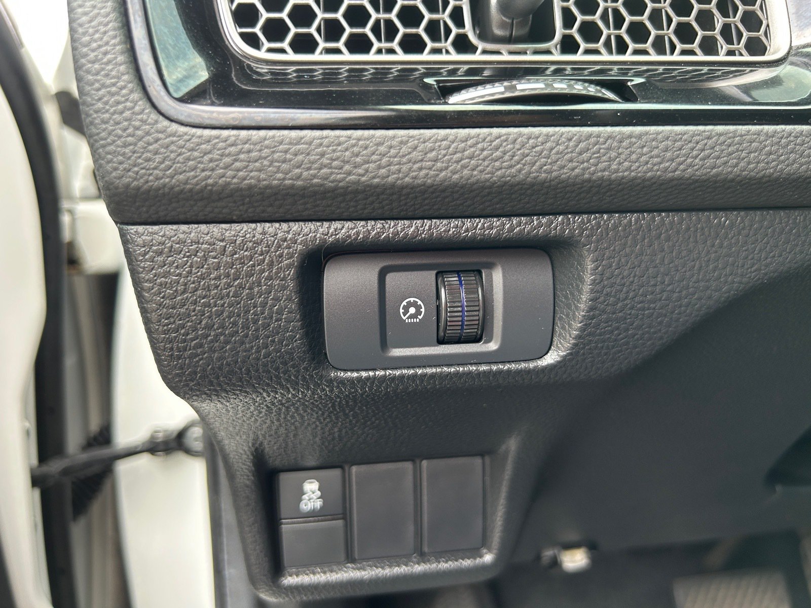 2025 Honda Civic LX — photo 24 thumbnail