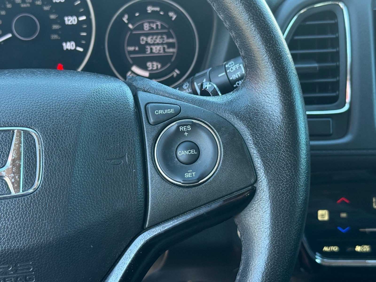 2016 Honda HR-V EX-L — photo 17 thumbnail