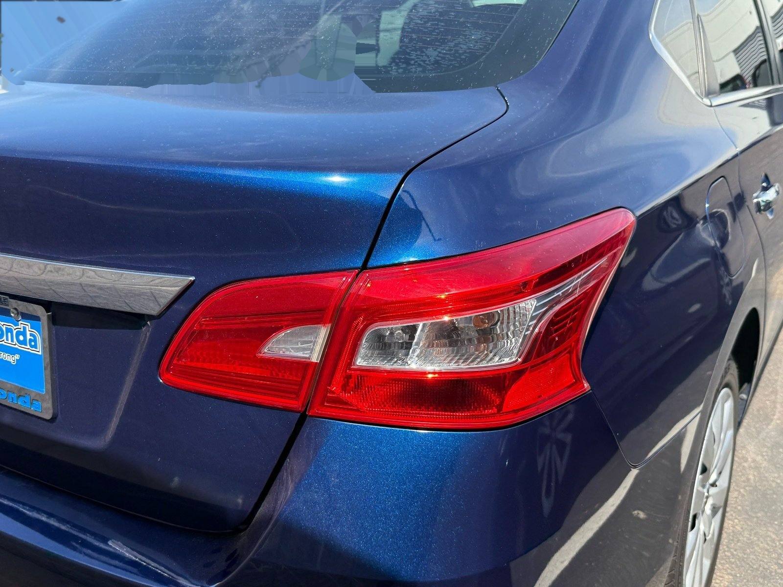 2019 Nissan Sentra S — photo 9 thumbnail