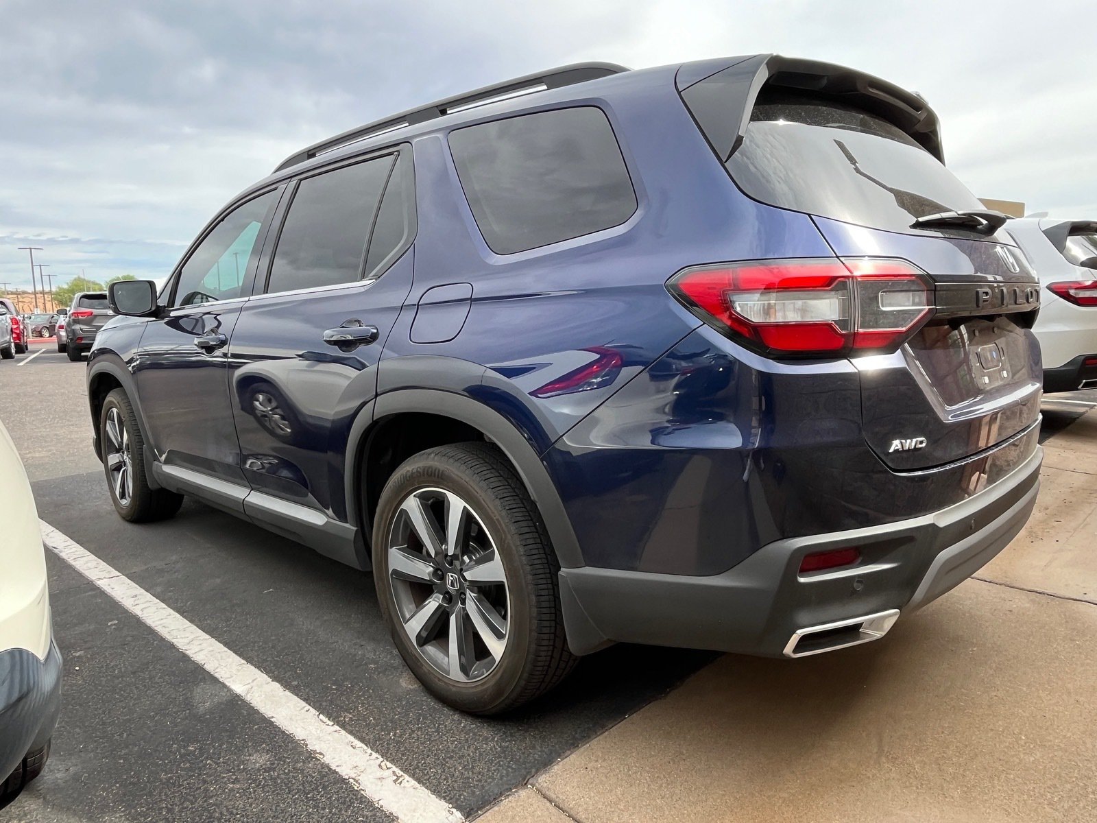 2024 Honda Pilot Touring — photo 2 thumbnail