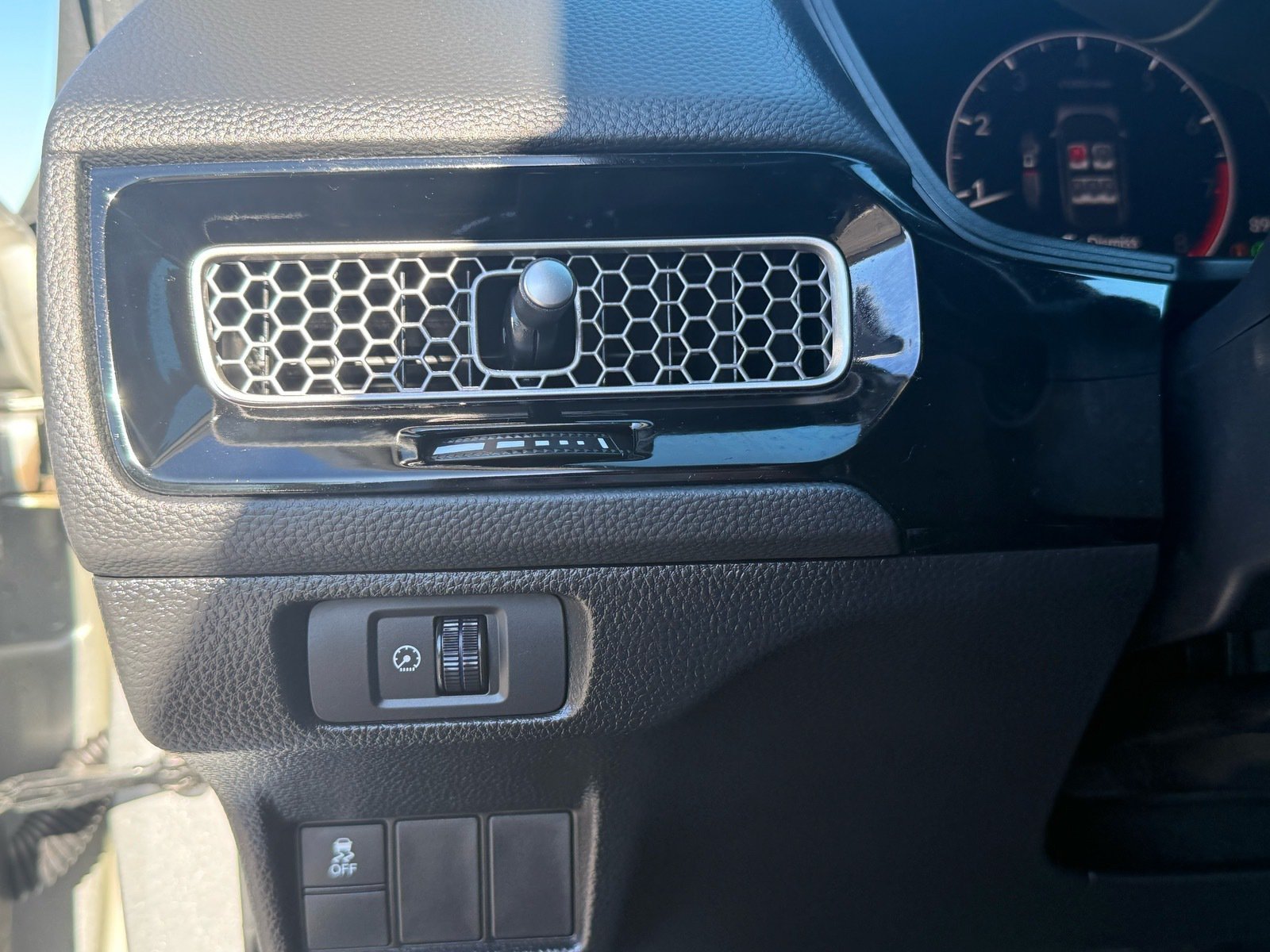 2025 Honda Civic Sport — photo 15 thumbnail