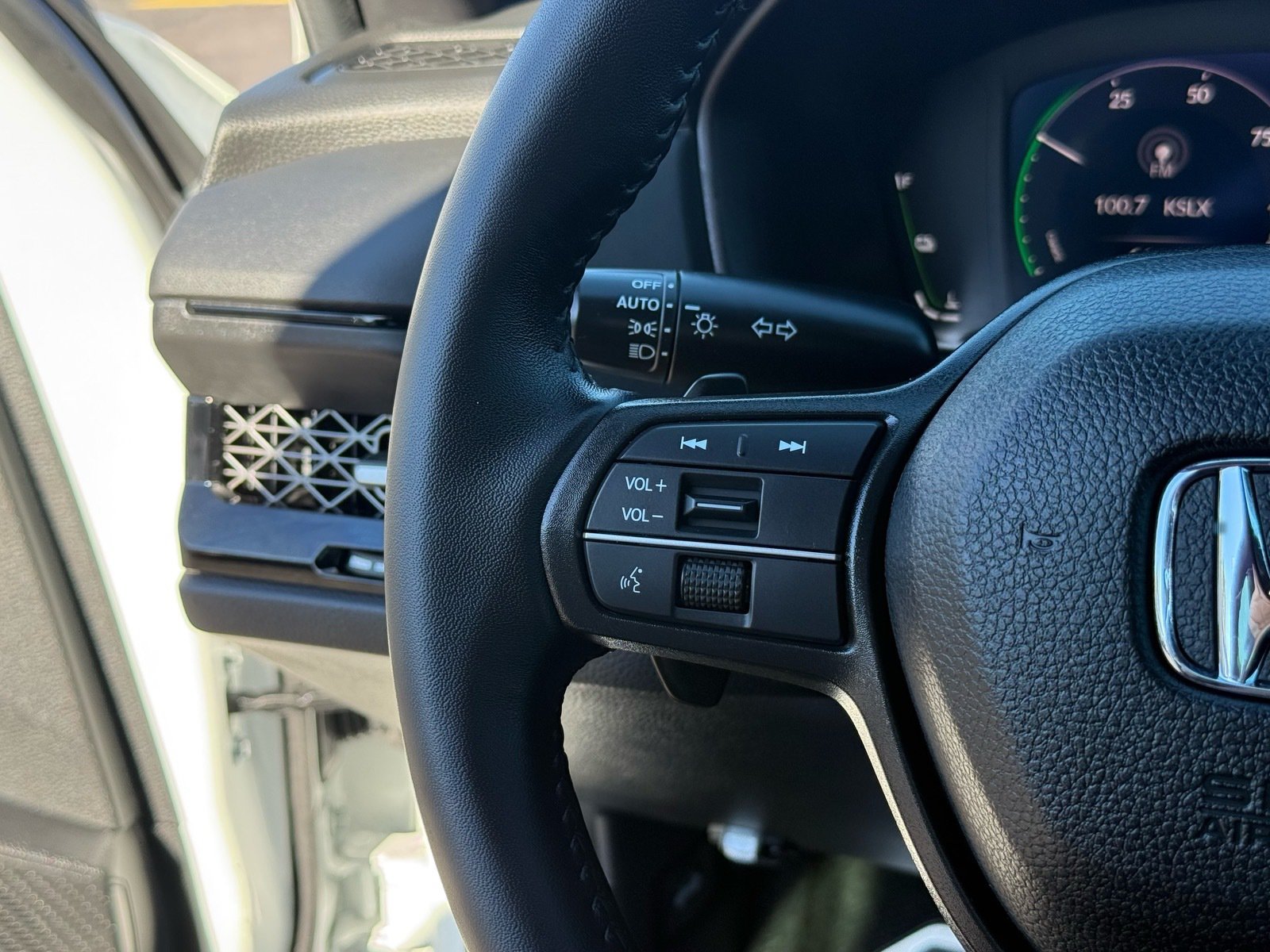 2024 Honda Accord Hybrid Sport — photo 16 thumbnail