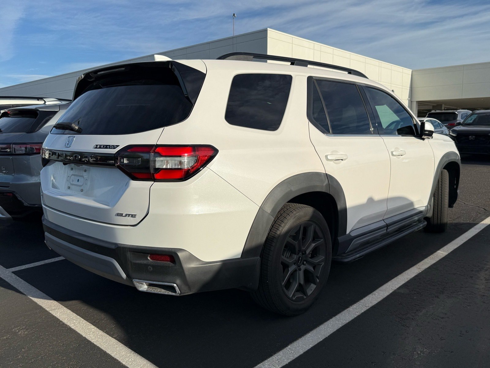 2023 Honda Pilot Elite — photo 3 thumbnail