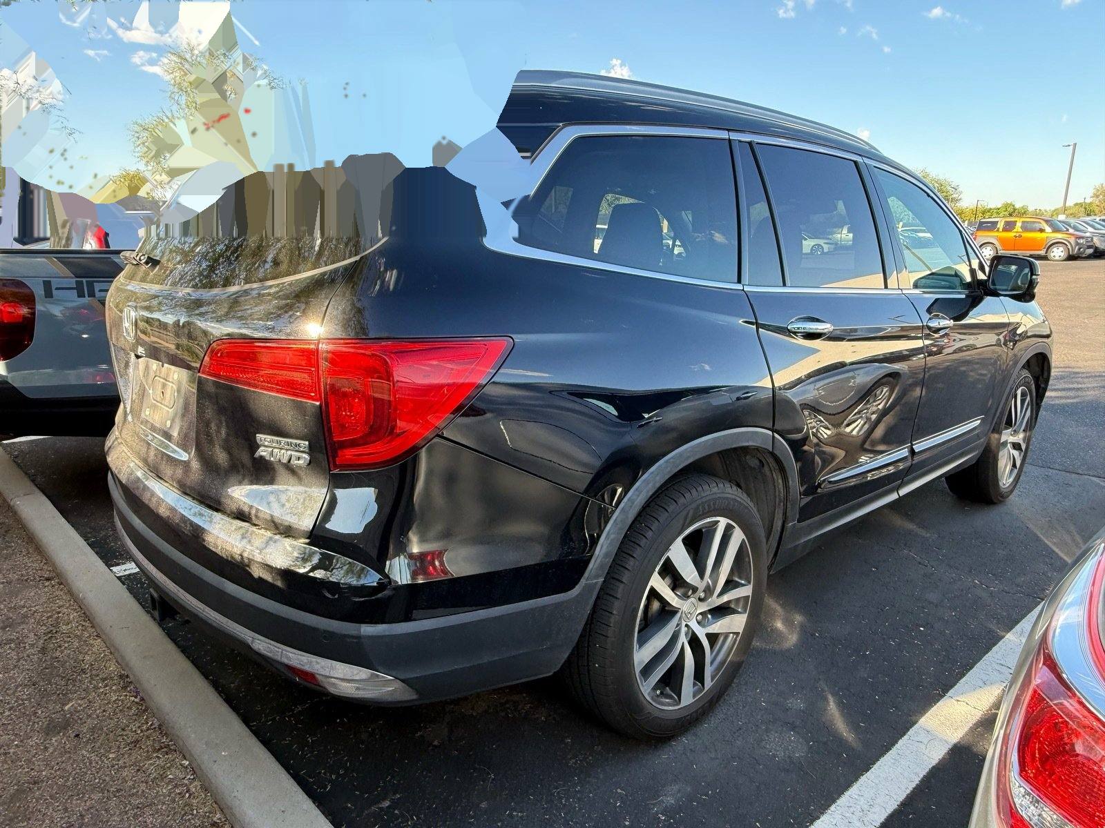 2017 Honda Pilot Touring — photo 3 thumbnail