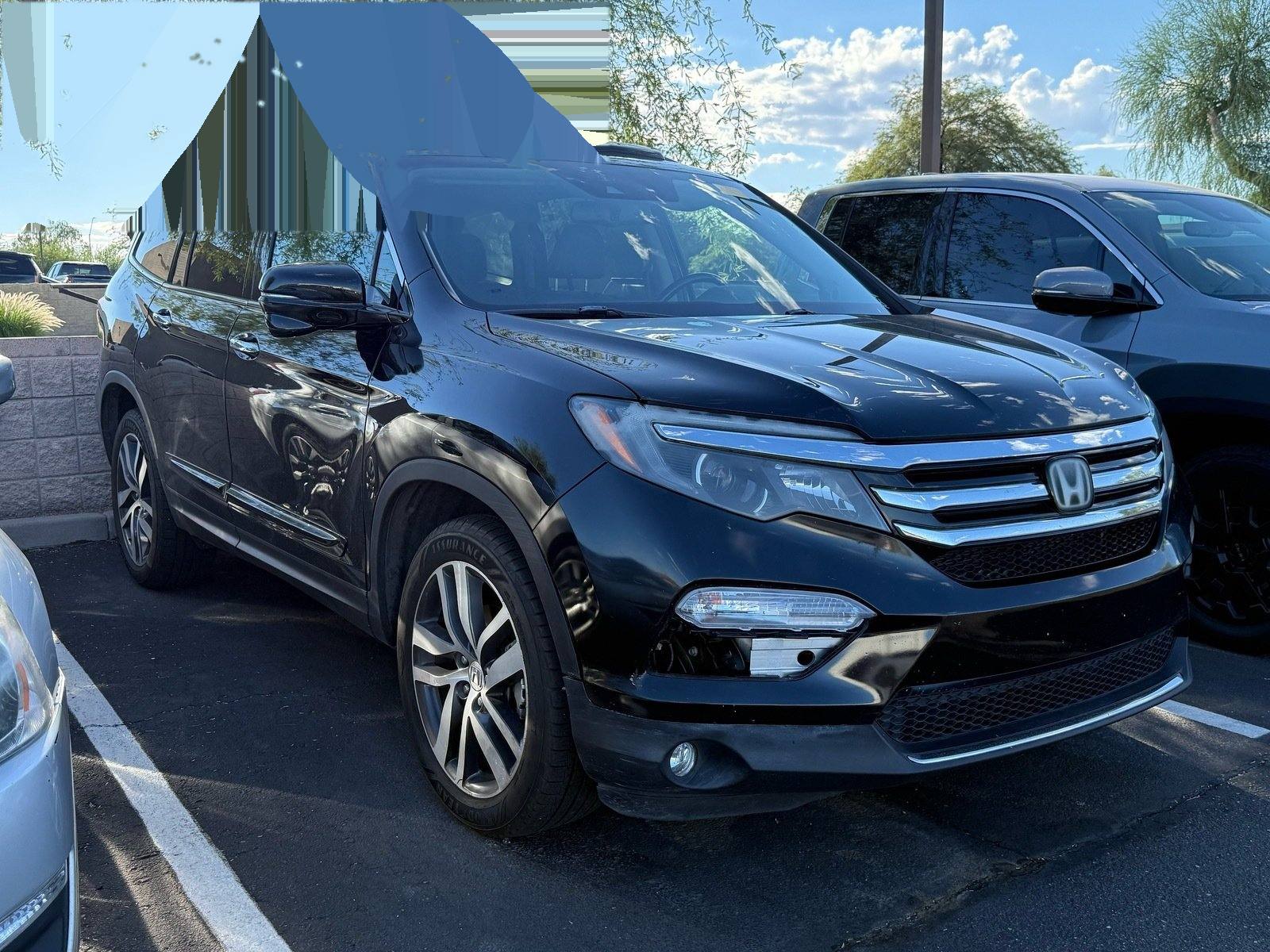 2017 Honda Pilot Touring — photo 4 thumbnail