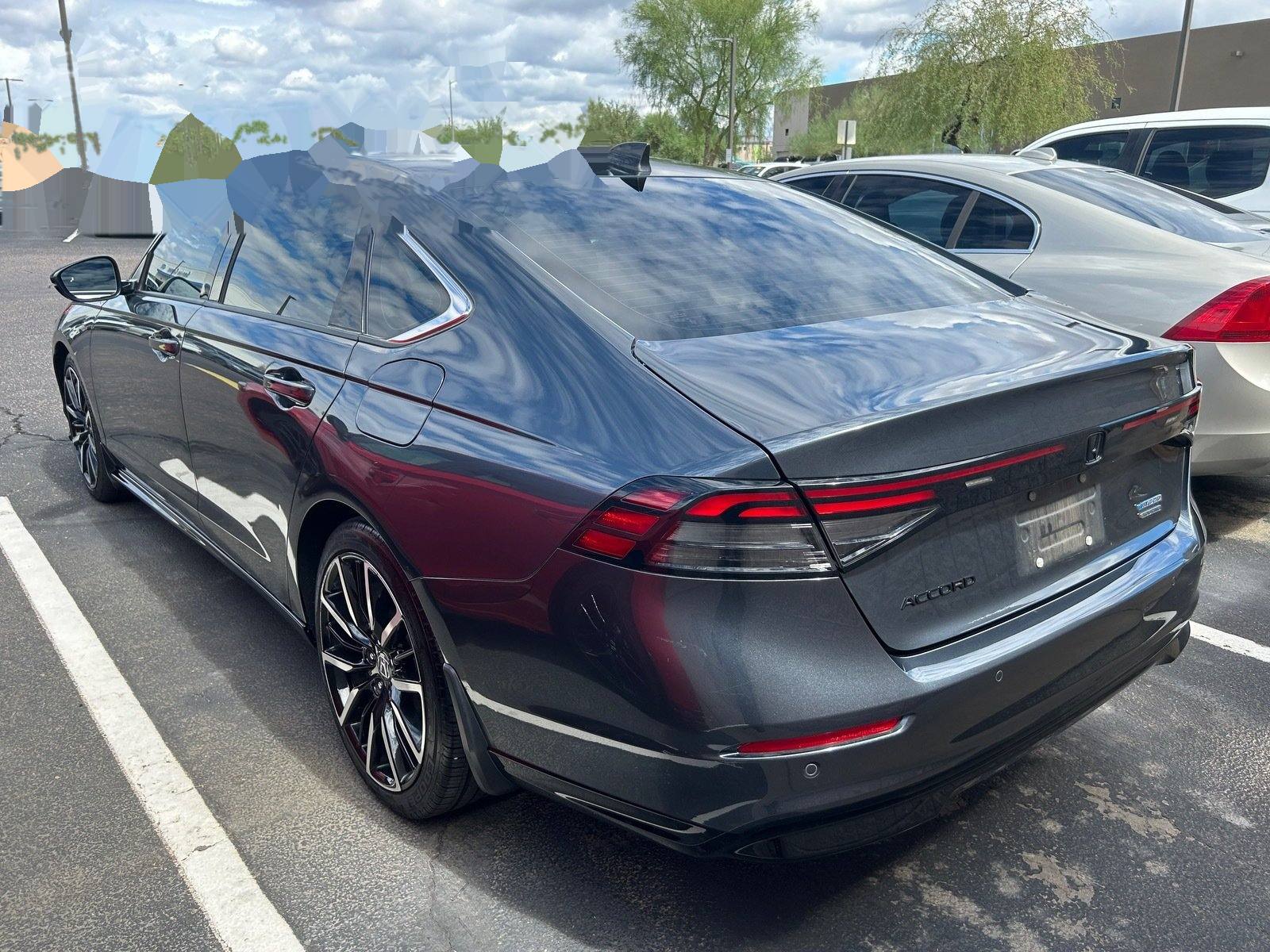2024 Honda Accord Hybrid Touring — photo 2 thumbnail