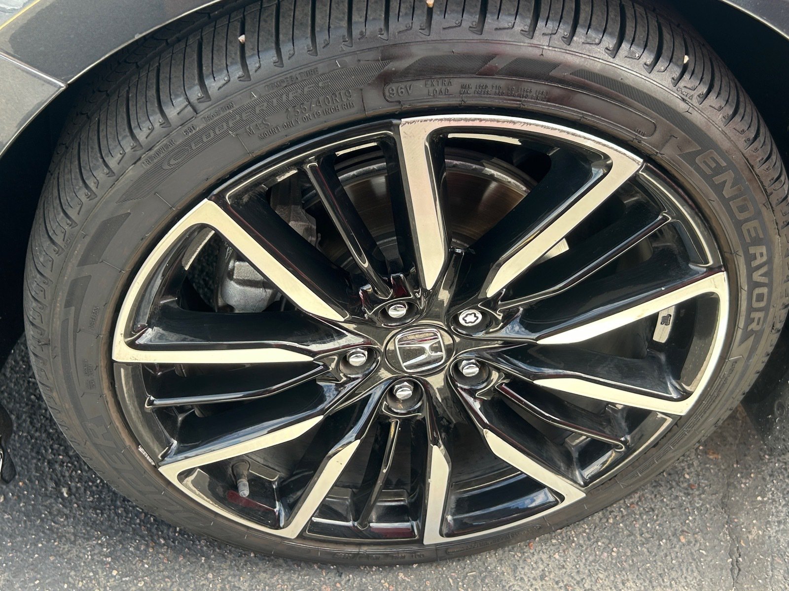 2024 Honda Accord Hybrid Touring — photo 6 thumbnail