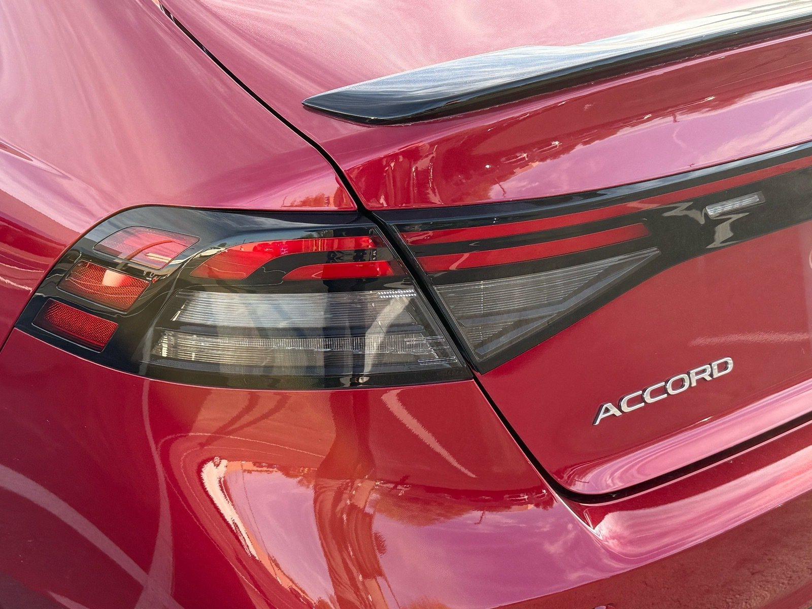 2024 Honda Accord Hybrid Sport-L — photo 7 thumbnail
