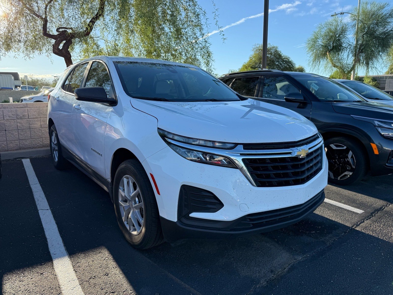 2023 Chevrolet Equinox LS — photo 4 thumbnail