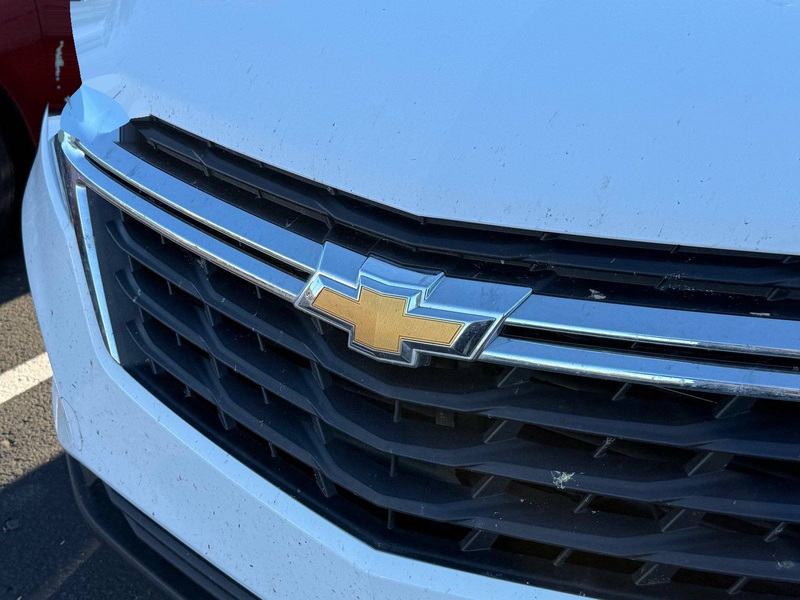 2023 Chevrolet Equinox LS — photo 6 thumbnail