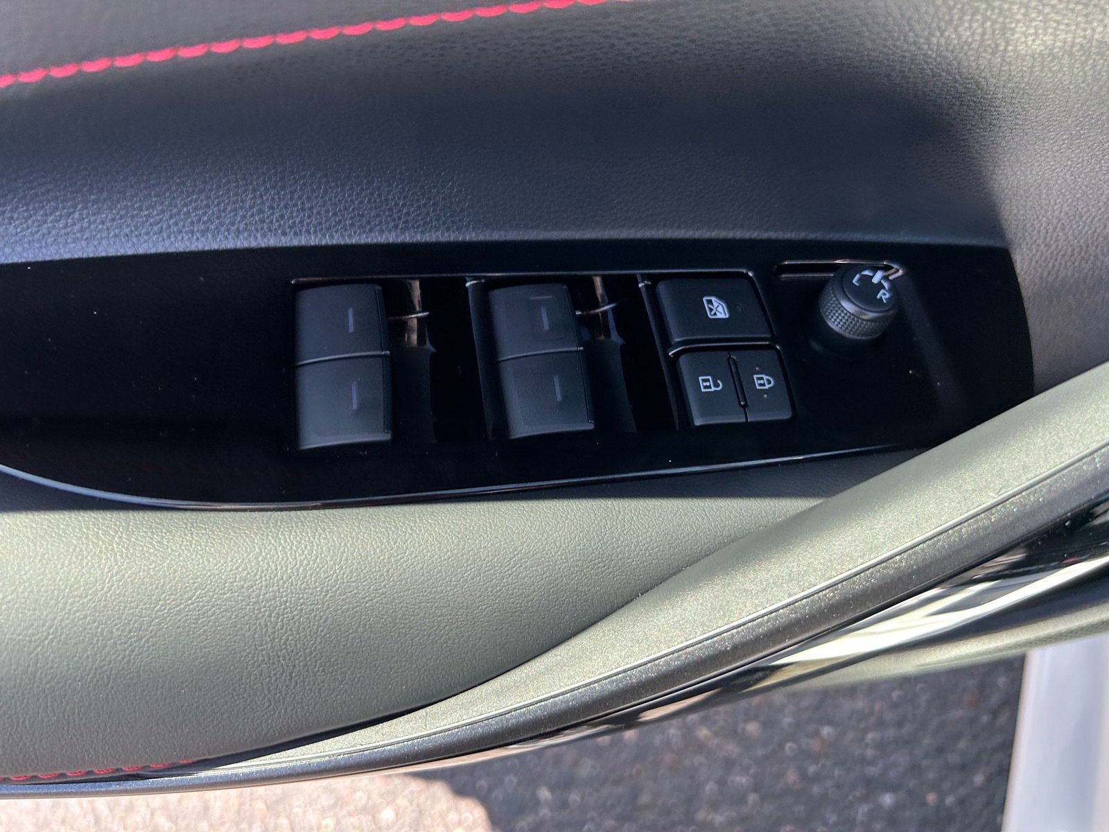 2025 Toyota GR Corolla Premium — photo 21 thumbnail