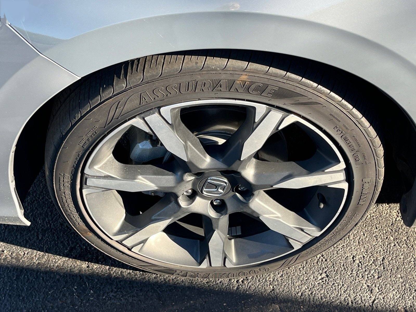 2025 Honda Civic Hybrid Sport Touring — photo 6 thumbnail