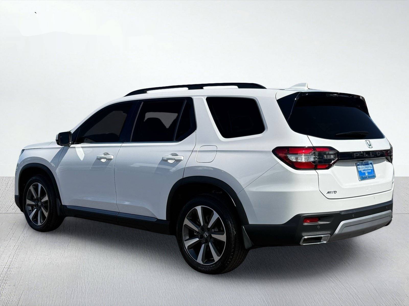 2024 Honda Pilot Elite — photo 3 thumbnail
