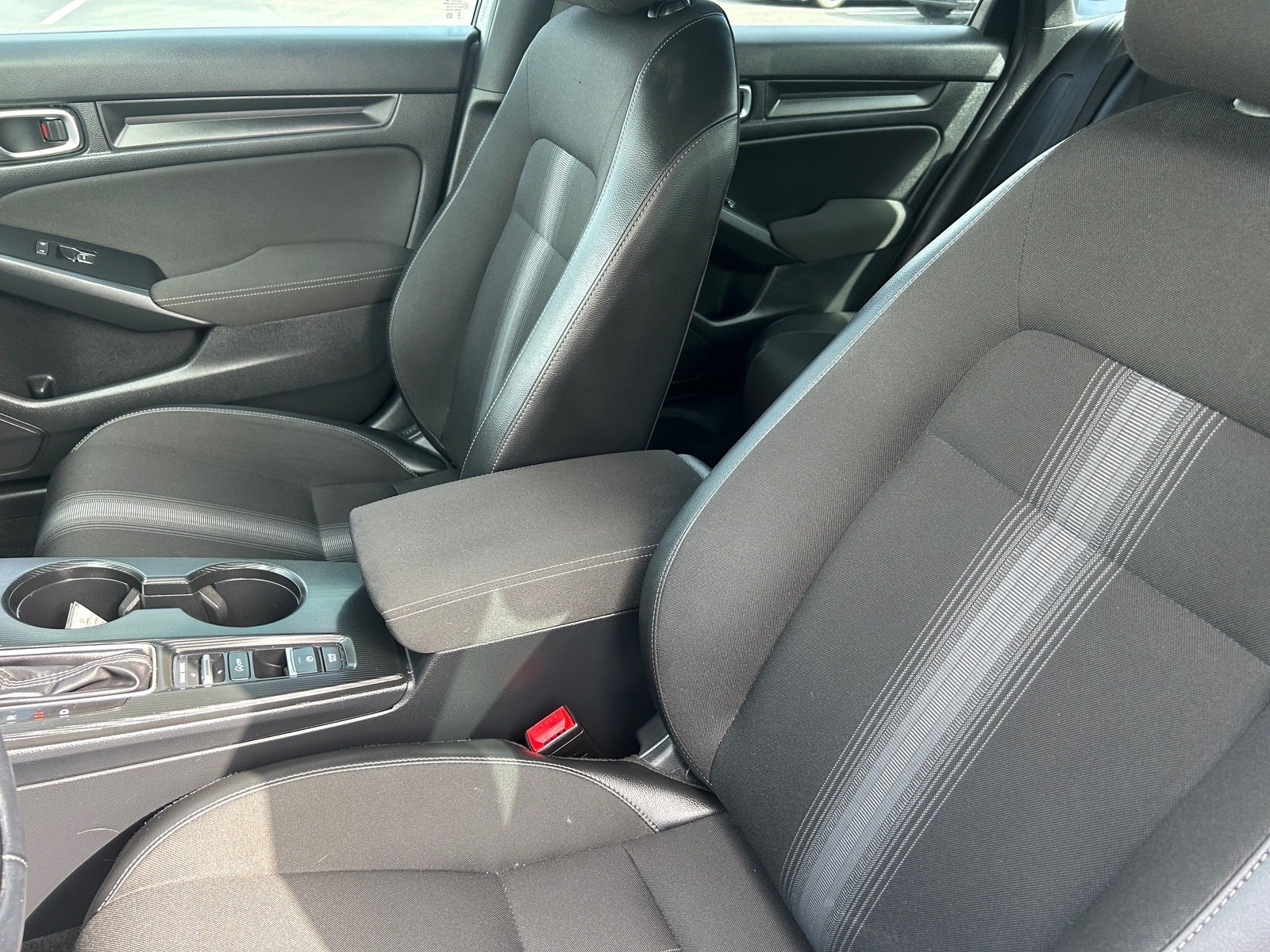 2025 Honda Civic Sport — photo 17 thumbnail