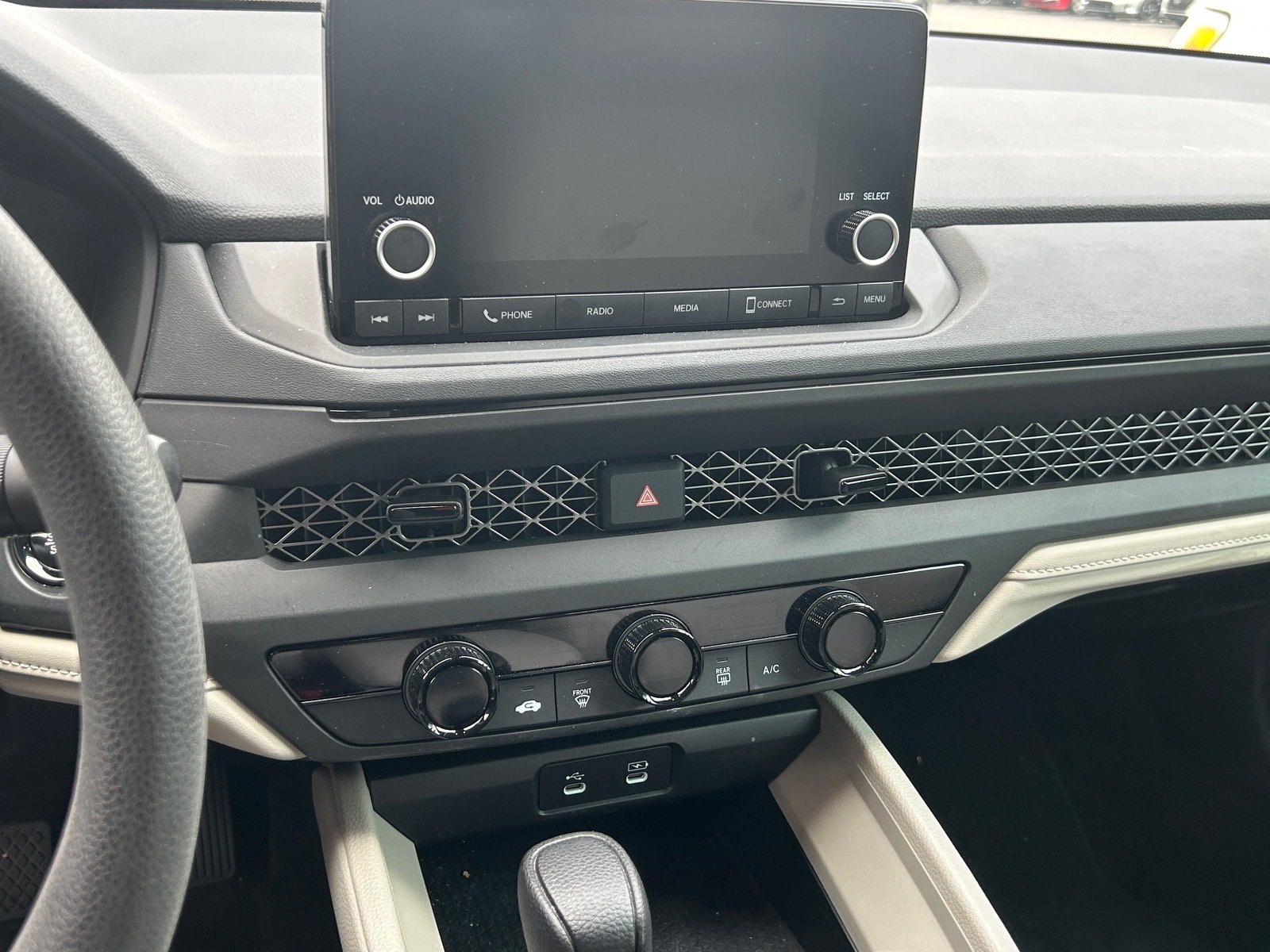 2025 Honda Accord Sedan LX — photo 6 thumbnail