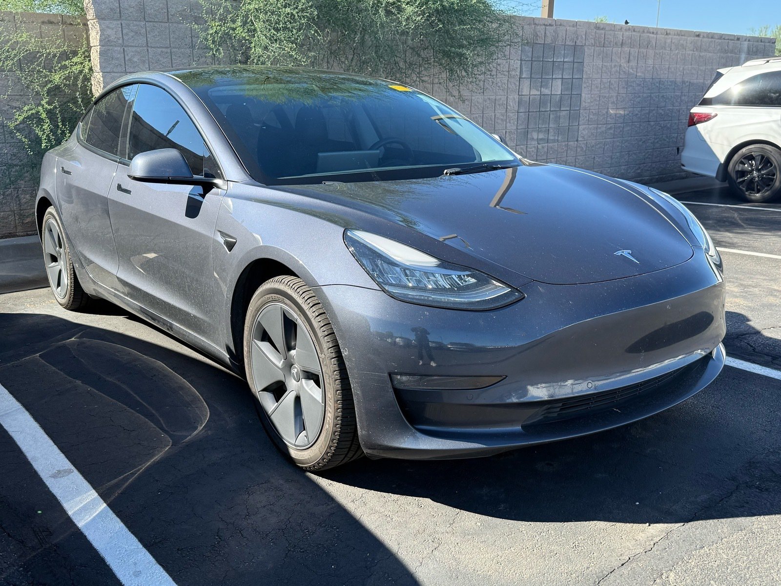 2022 Tesla Model 3 Long Range — photo 4 thumbnail