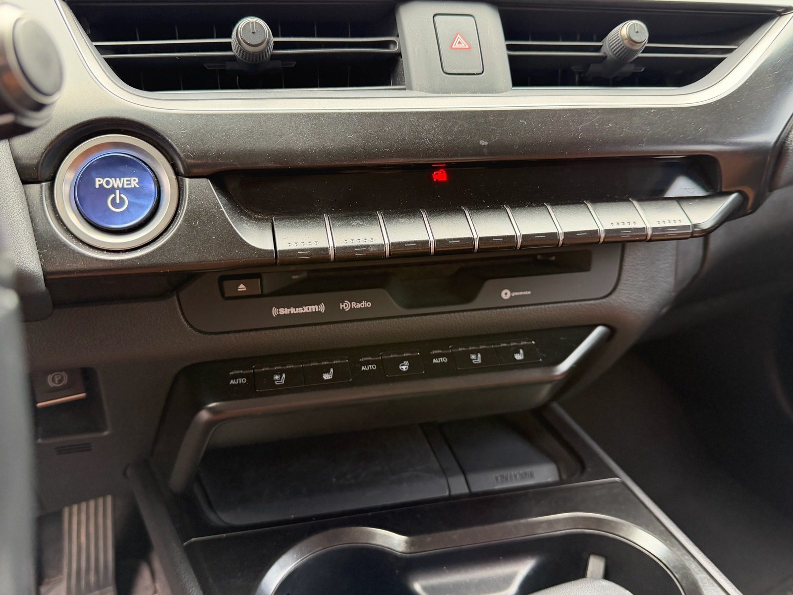 2019 Lexus UX 250h Base — photo 10 thumbnail