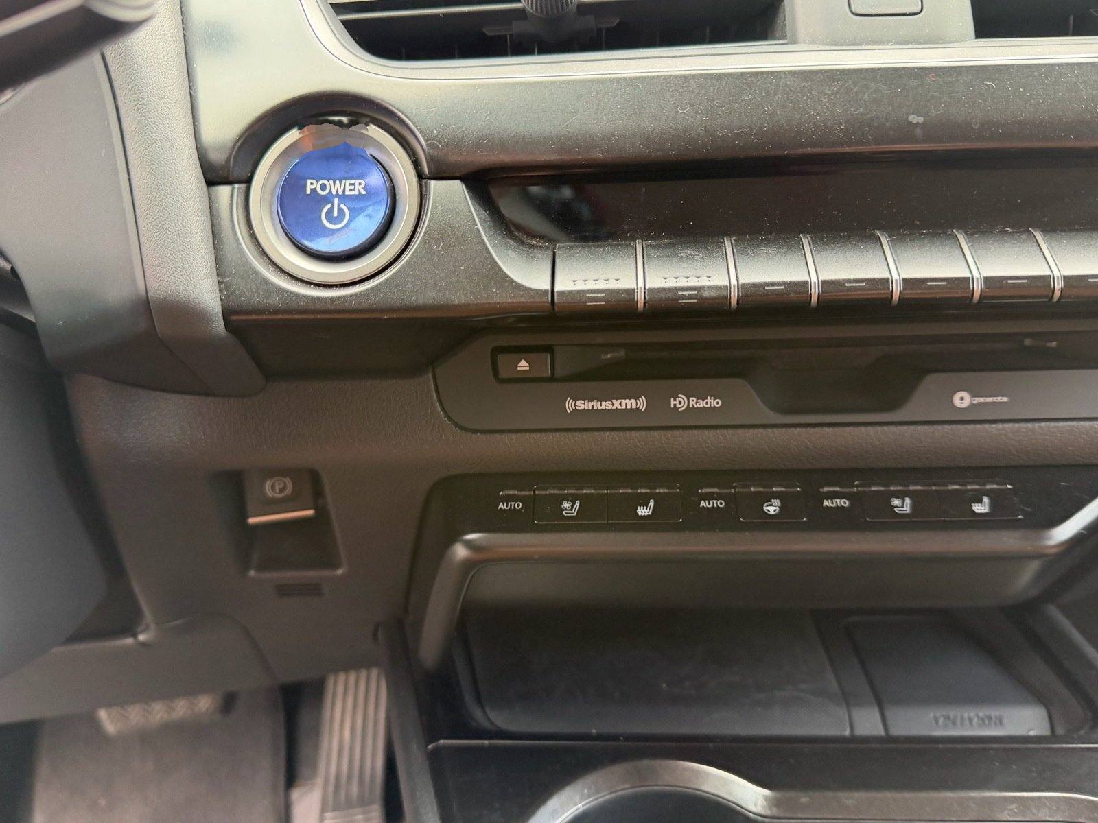 2019 Lexus UX 250h Base — photo 11 thumbnail