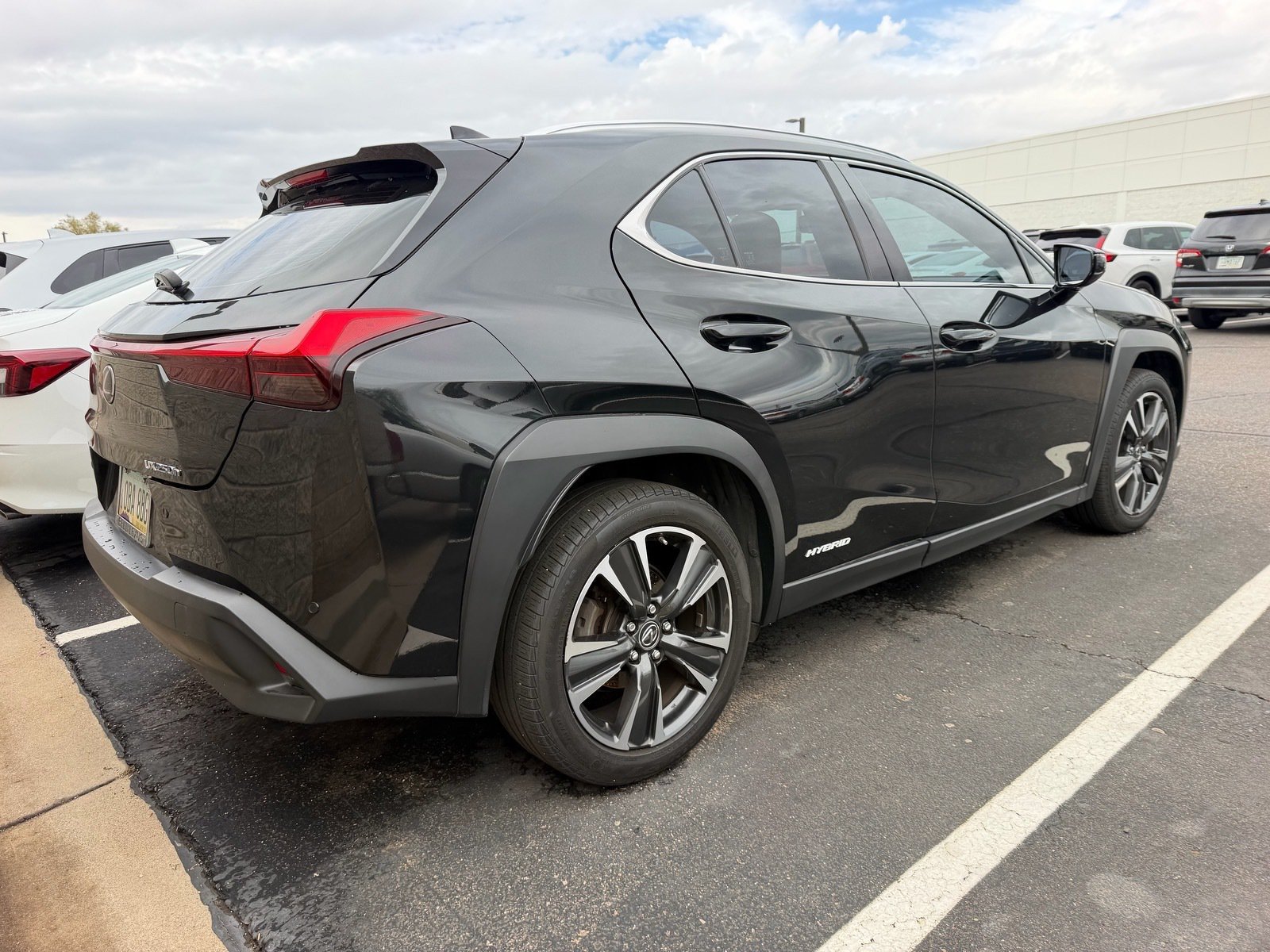 2019 Lexus UX 250h Base — photo 3 thumbnail