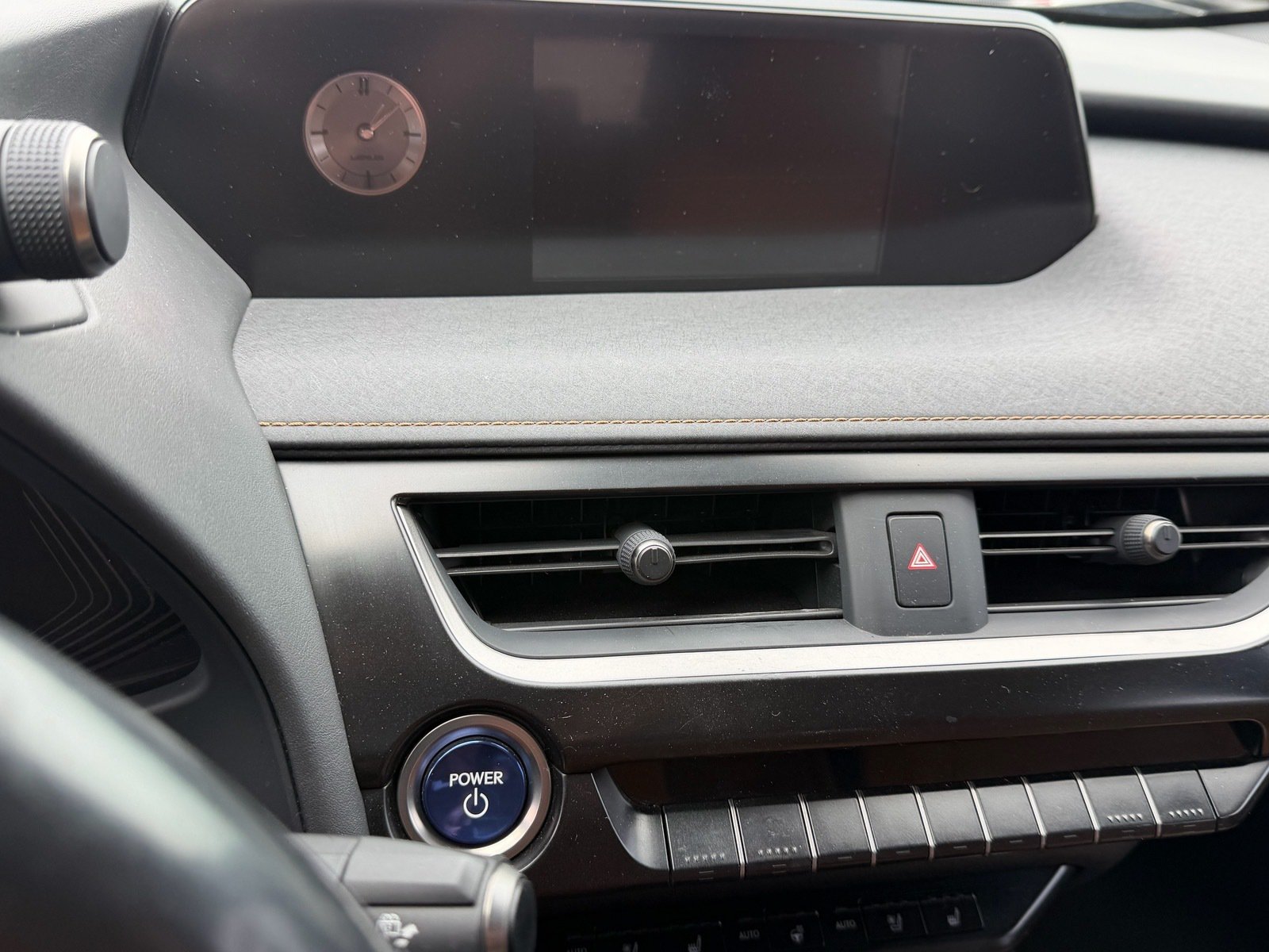 2019 Lexus UX 250h Base — photo 9 thumbnail