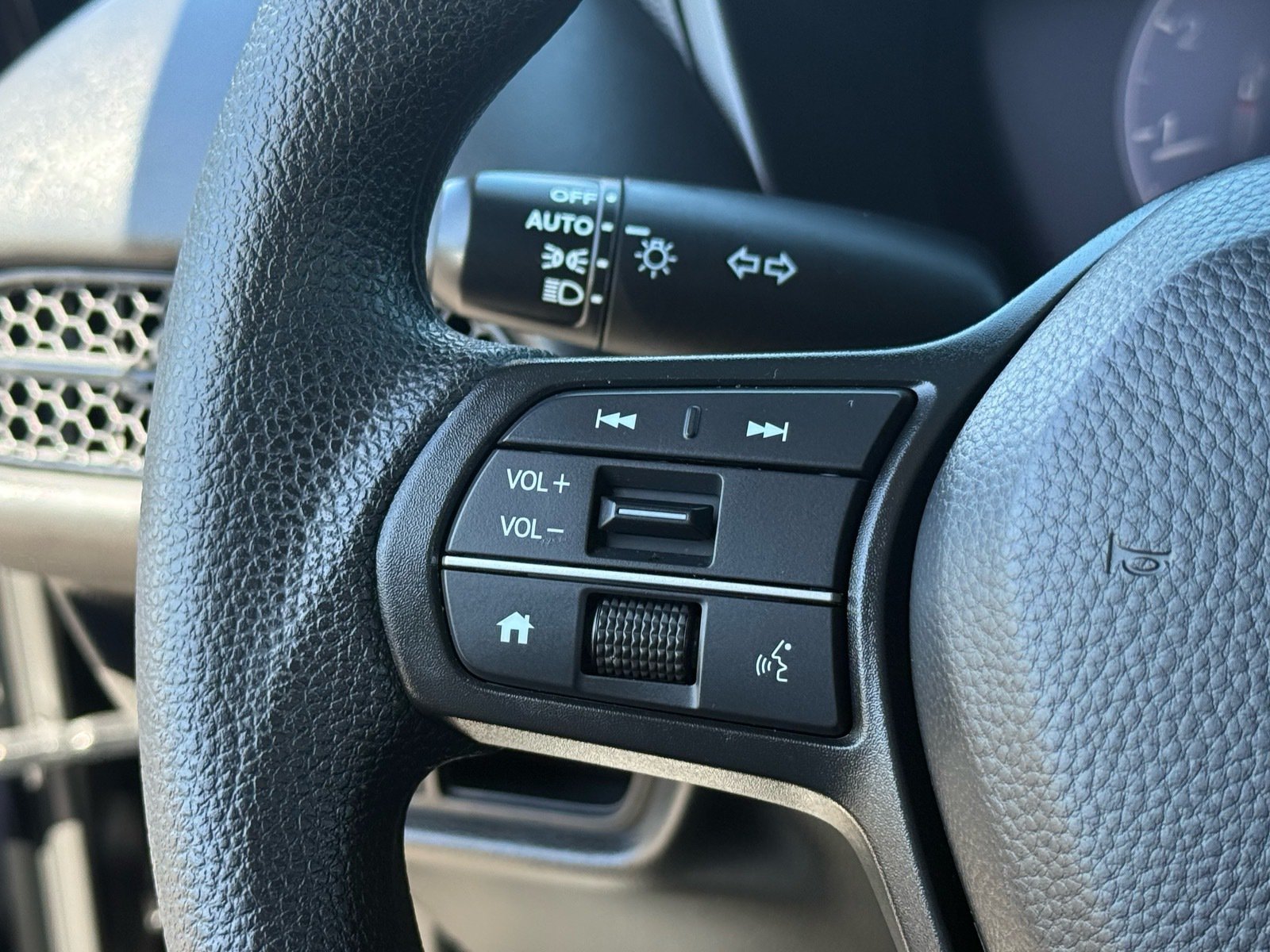 2026 Honda HR-V LX — photo 16 thumbnail