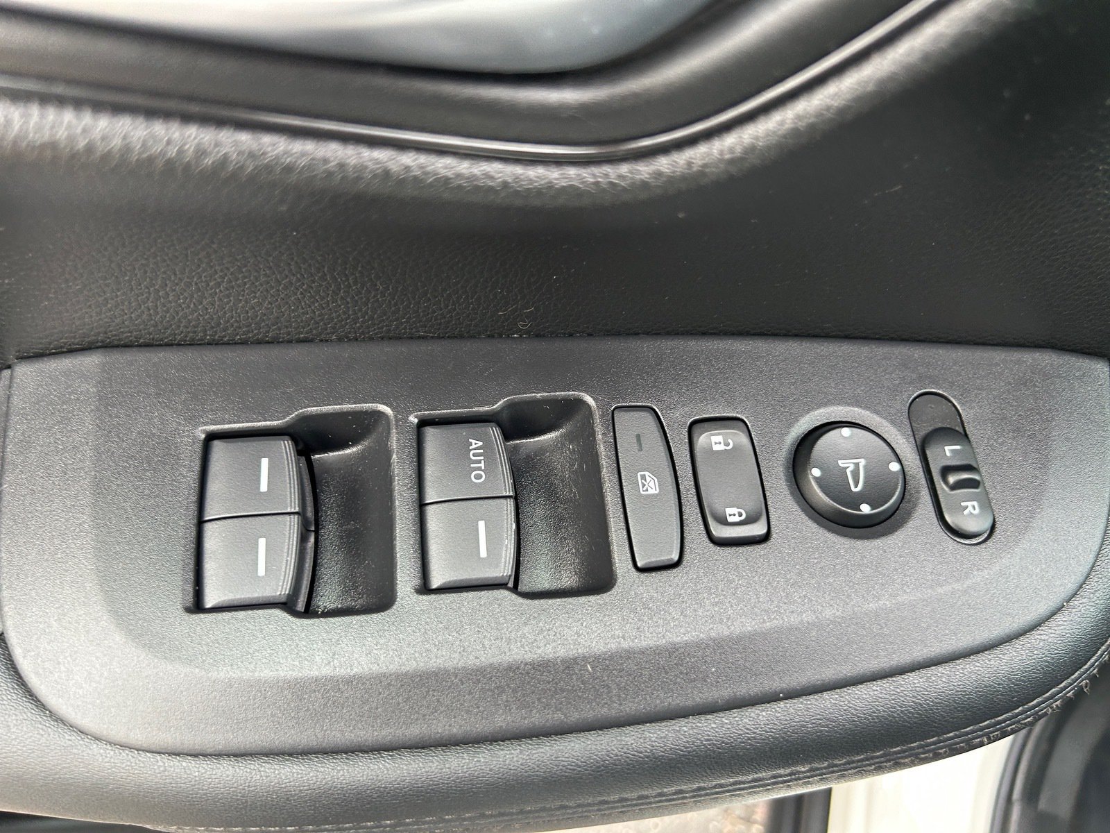 2023 Honda HR-V LX — photo 19 thumbnail