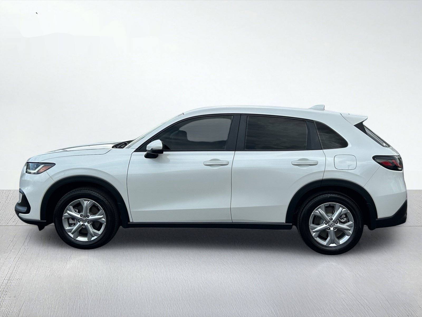 2023 Honda HR-V LX — photo 3 thumbnail