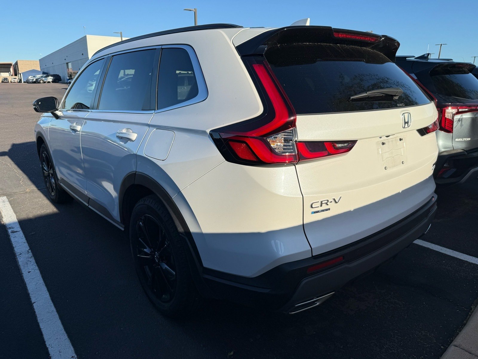 2025 Honda CR-V Hybrid Sport Touring — photo 2 thumbnail