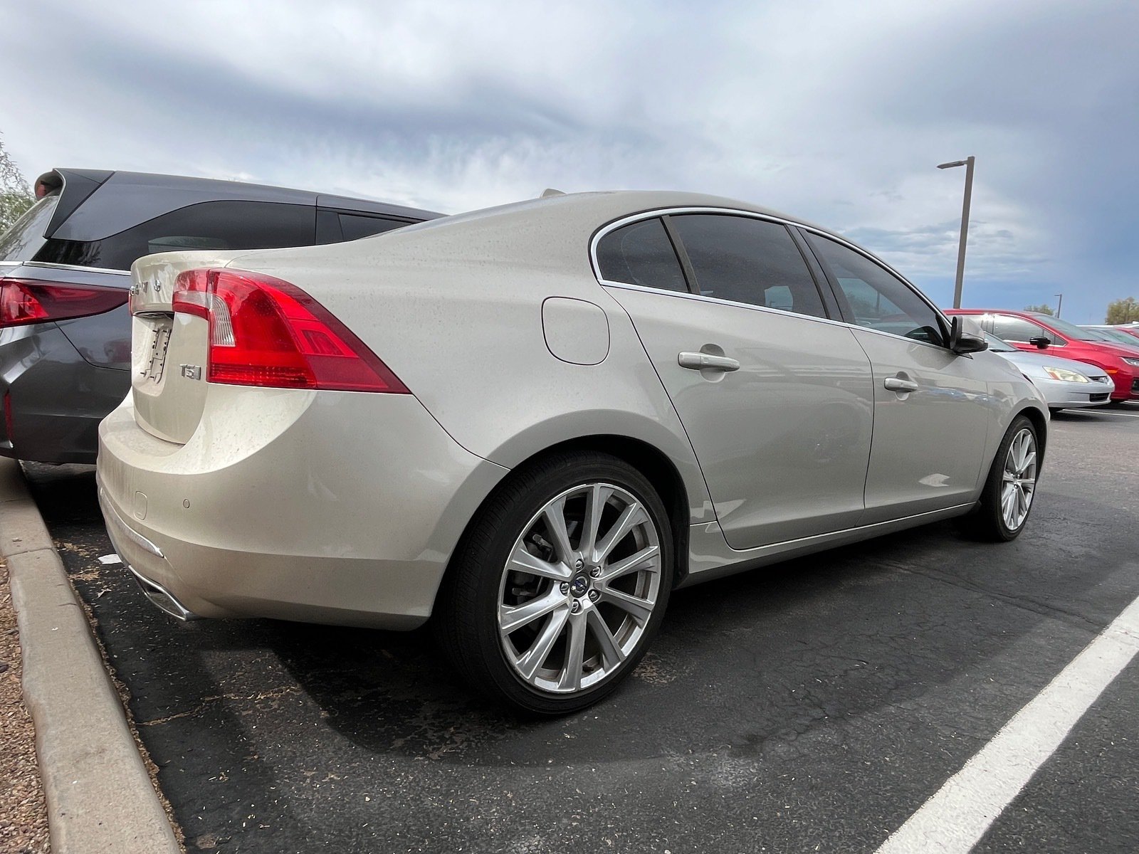 2017 Volvo S60 Inscription T5 — photo 3 thumbnail
