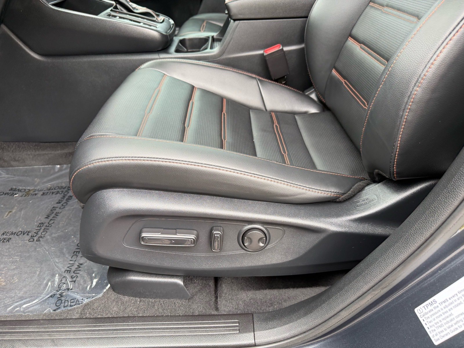 2025 Honda CR-V Hybrid Sport Touring — photo 14 thumbnail