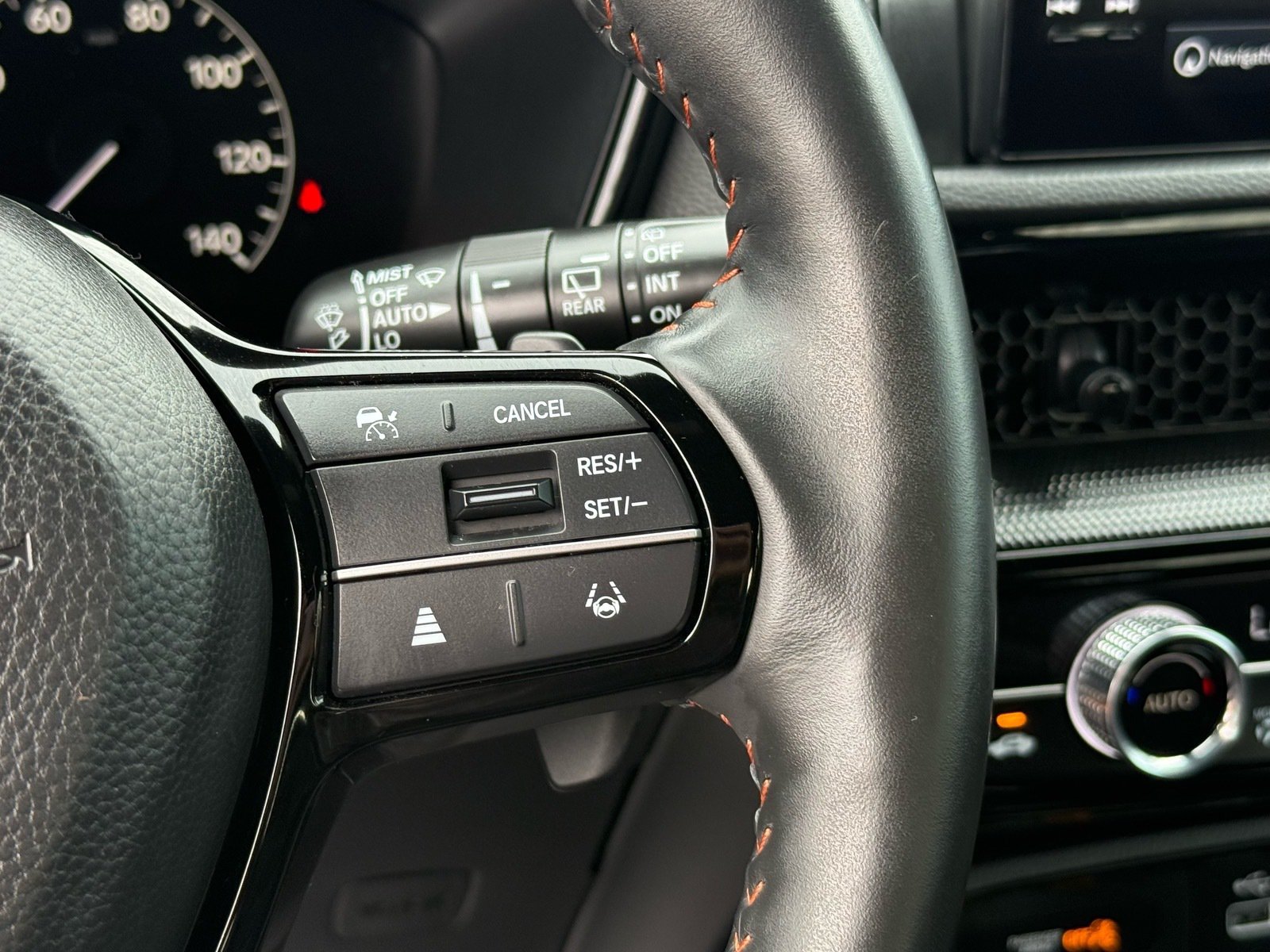 2025 Honda CR-V Hybrid Sport Touring — photo 18 thumbnail